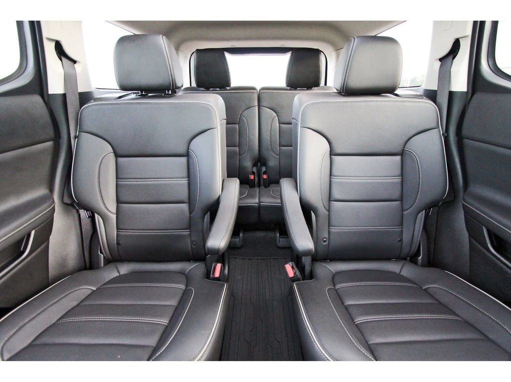 Used 2020 GMC Acadia Denali w/ Technology Package FWD image 14