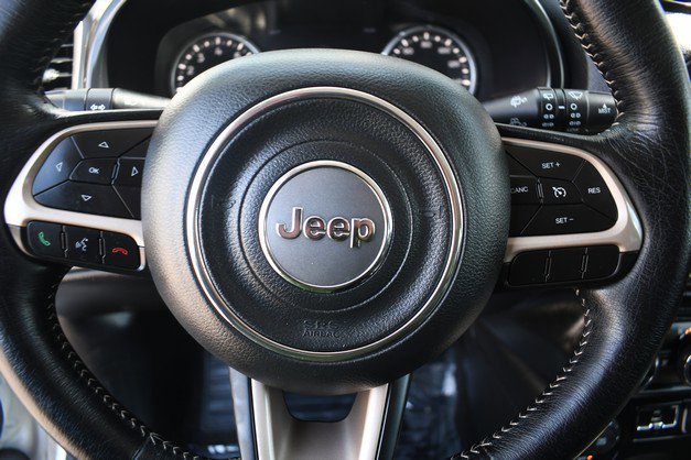 Used 2015 Jeep Renegade Limited AWD/4WD image 30