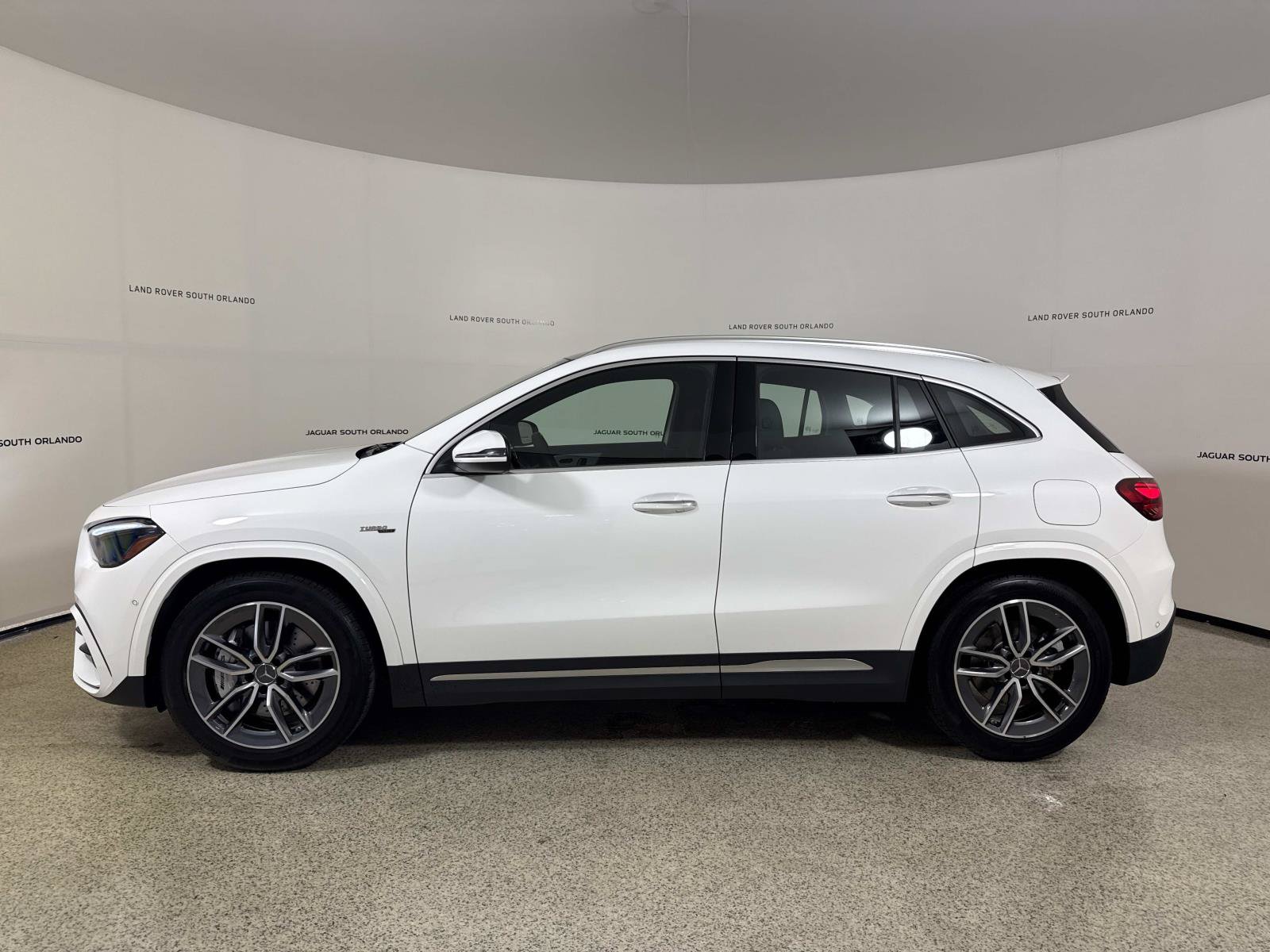Used 2025 Mercedes-Benz GLA 35 AMG 4MATIC image 2