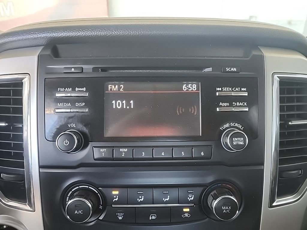 Used 2016 Nissan Titan SV RWD image 20