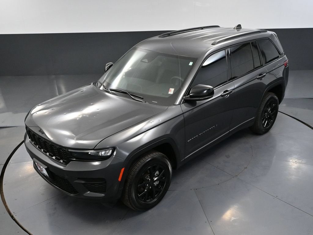 Used 2024 Jeep Grand Cherokee Altitude AWD/4WD image 50