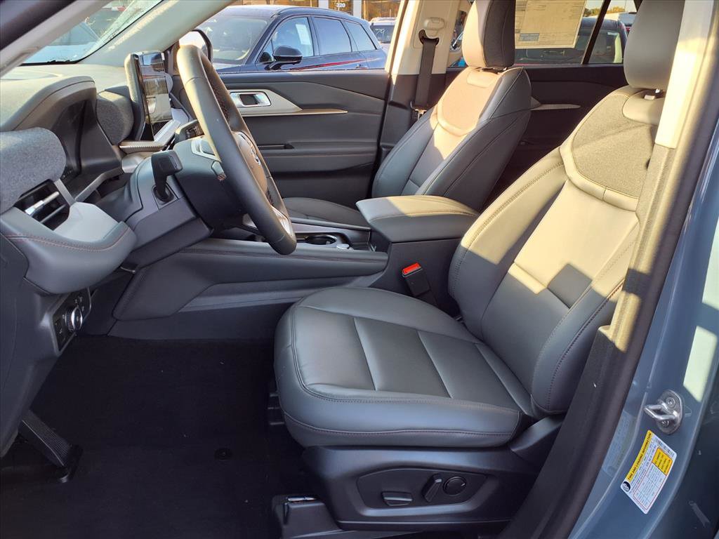 New 2026 Ford Explorer Active w/ Active Comfort Package image 4
