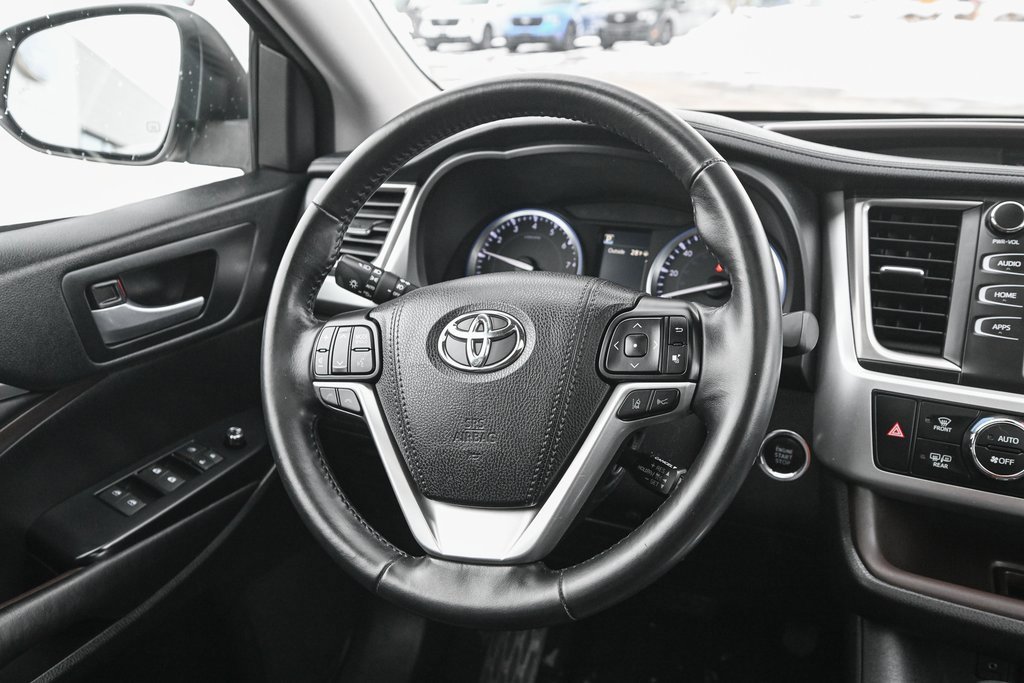 Used 2017 Toyota Highlander XLE image 31