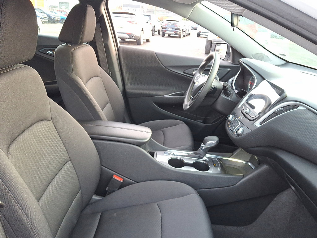 Used 2024 Chevrolet Malibu LT image 12