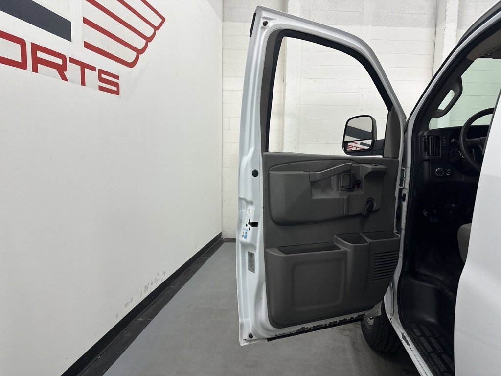 Used 2020 Chevrolet Express 2500 image 35
