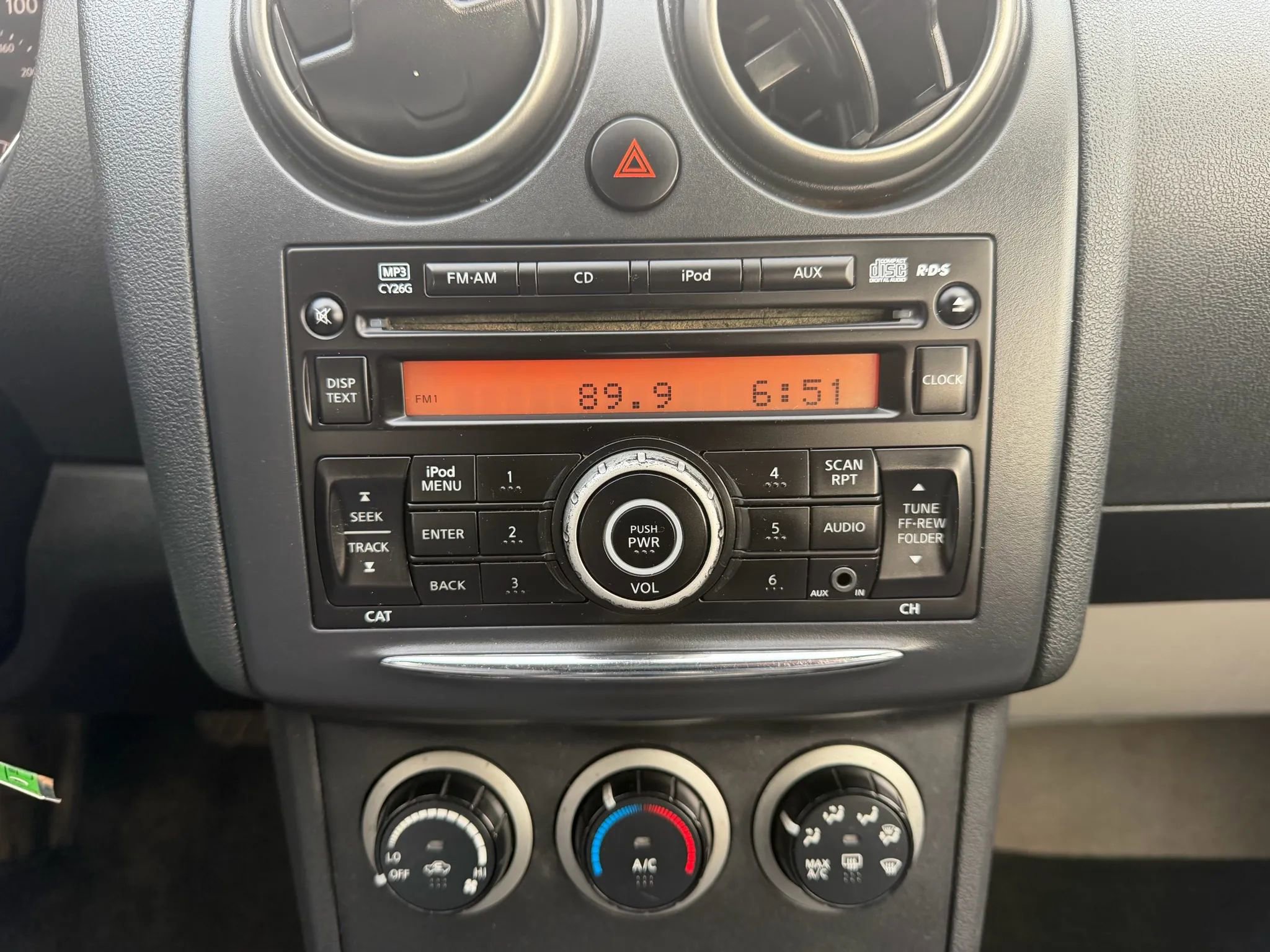 Used 2014 Nissan Rogue S image 15