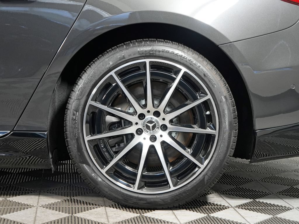 Used 2025 Mercedes-Benz EQS 580 4MATIC Sedan image 10