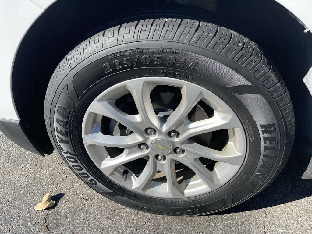 Used 2019 Chevrolet Equinox LT AWD/4WD image 2