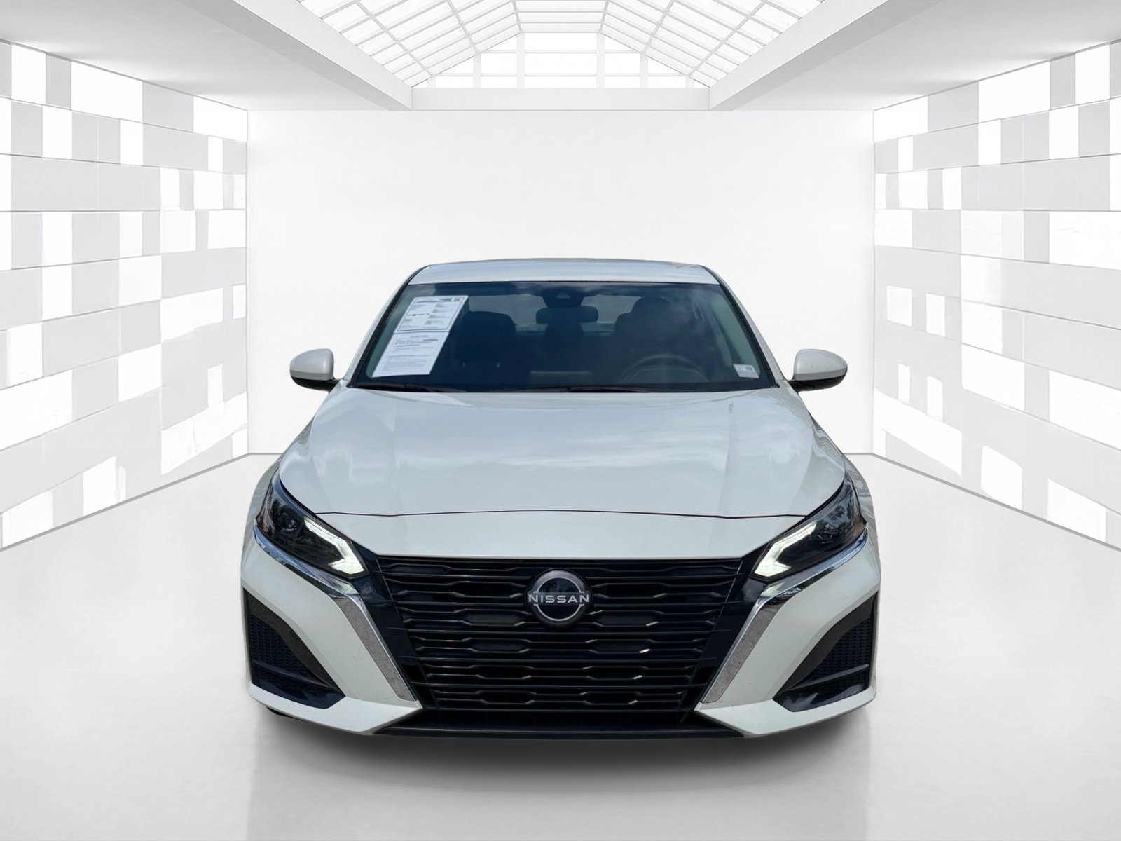 Certified 2023 Nissan Altima 2.5 SV AWD/4WD image 2