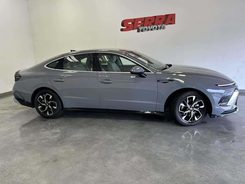 Used 2024 Hyundai Sonata SEL FWD image 2