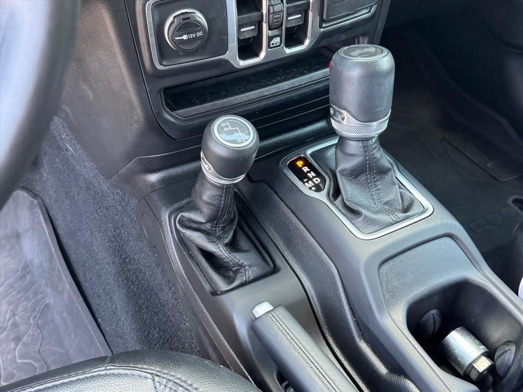 Used 2023 Jeep Wrangler Unlimited Sahara AWD/4WD image 23