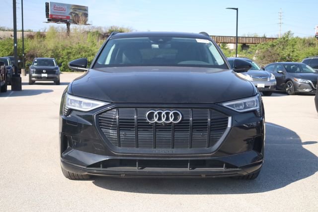 Used 2021 Audi e-tron Premium w/ Convenience Plus Package image 3
