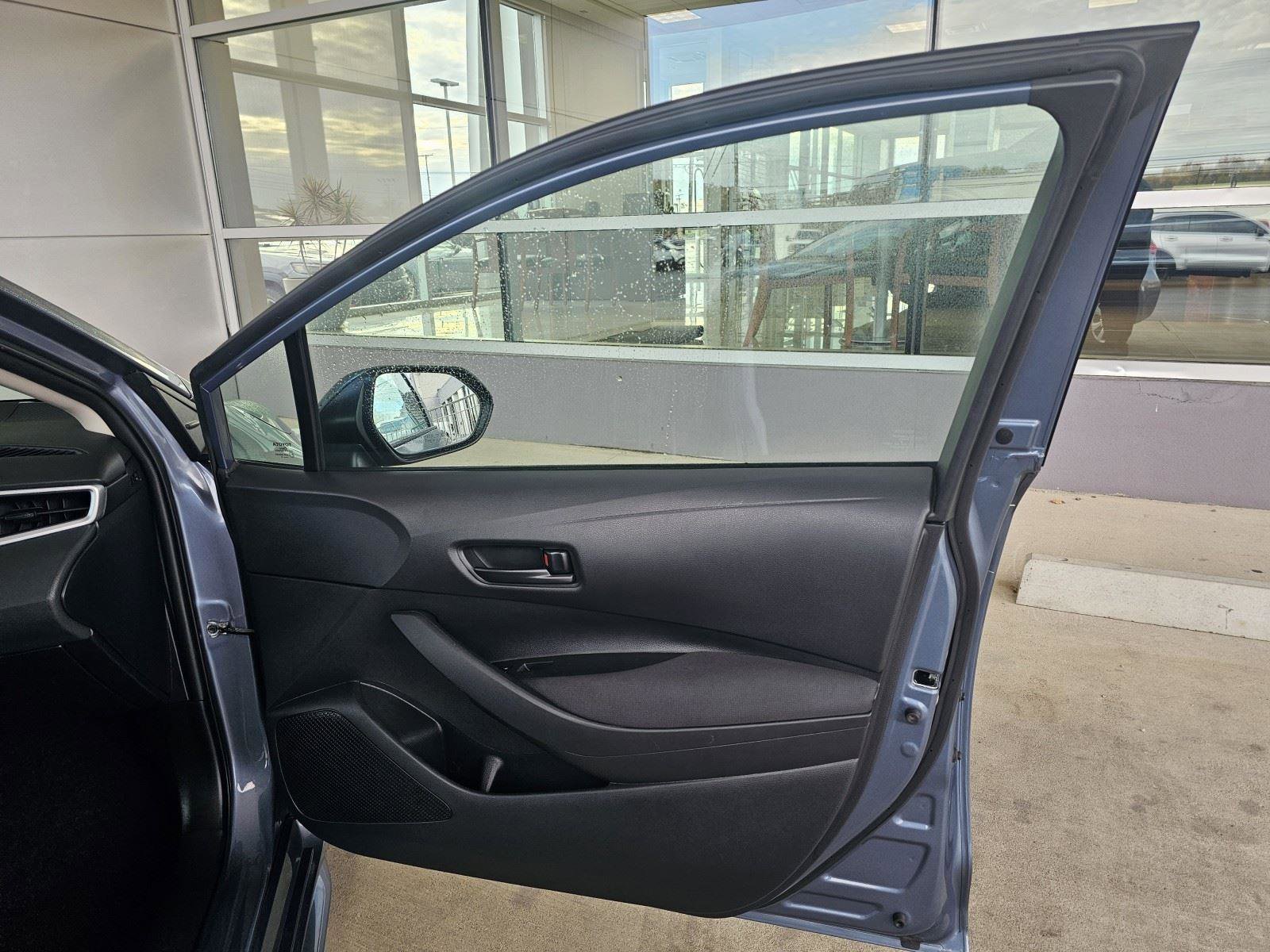 Used 2023 Toyota Corolla LE image 11