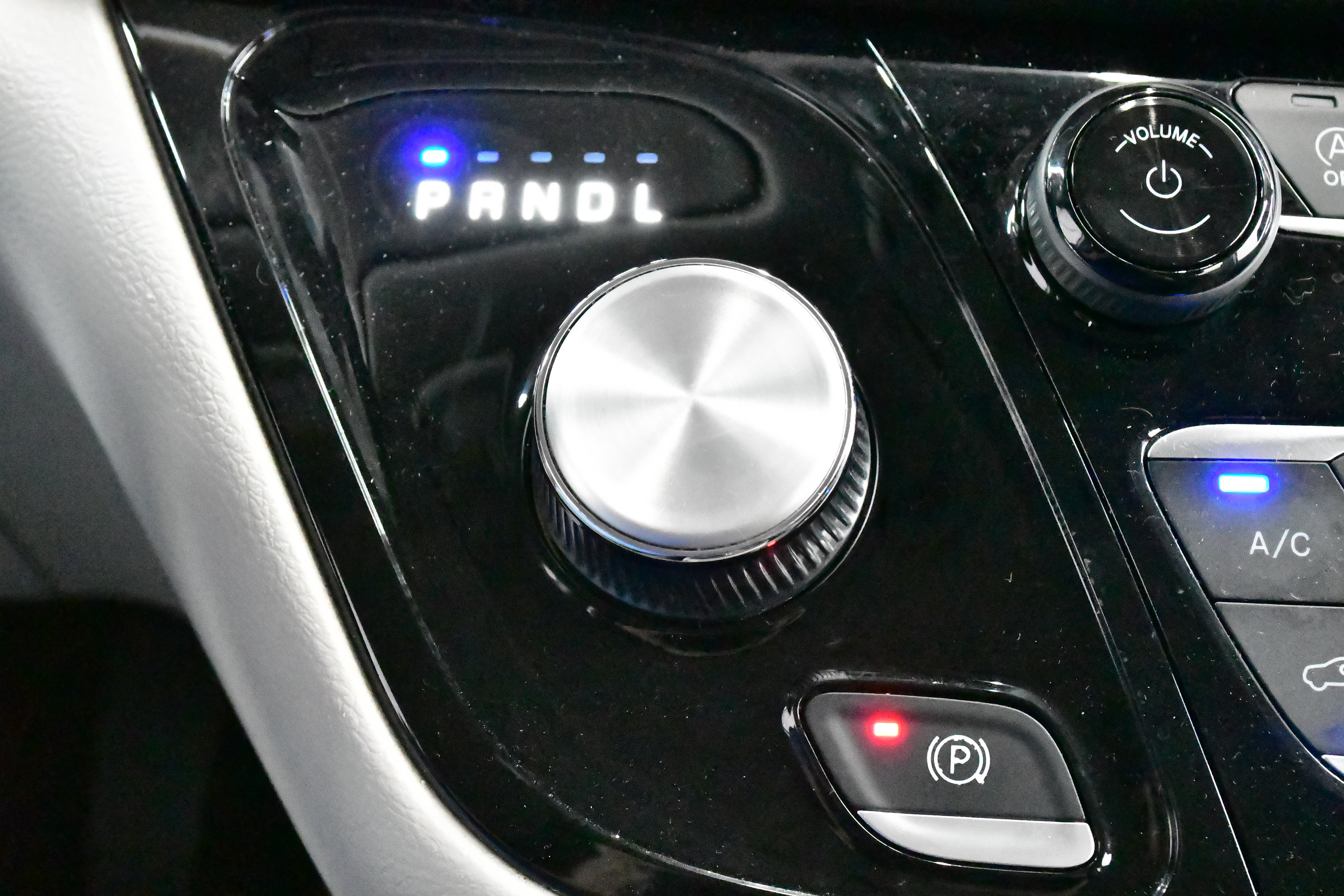 Used 2023 Chrysler Pacifica Touring-L FWD image 31