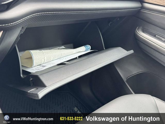 Certified 2025 Volkswagen Atlas SEL image 31