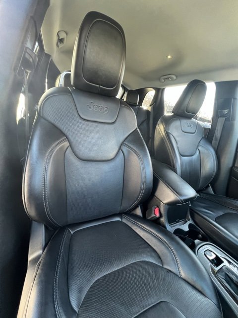 Used 2023 Jeep Cherokee Altitude Lux image 14