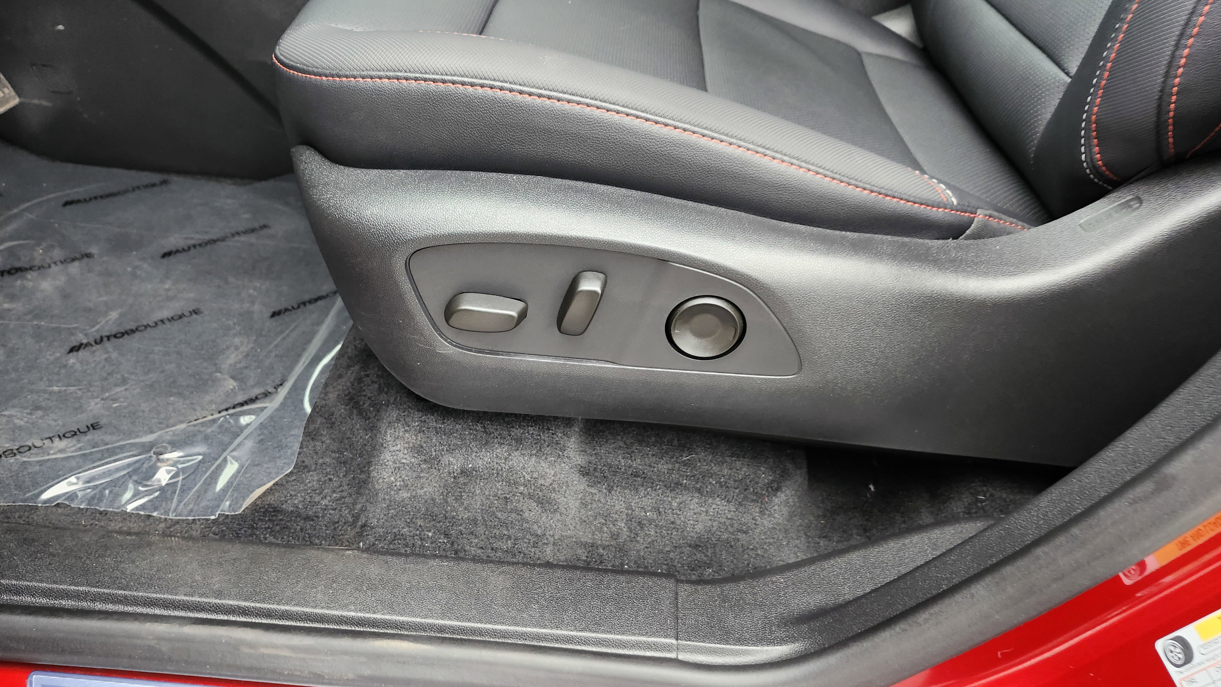 Used 2025 Chevrolet Traverse Z71 w/ LPO, Floor Liner Package image 28