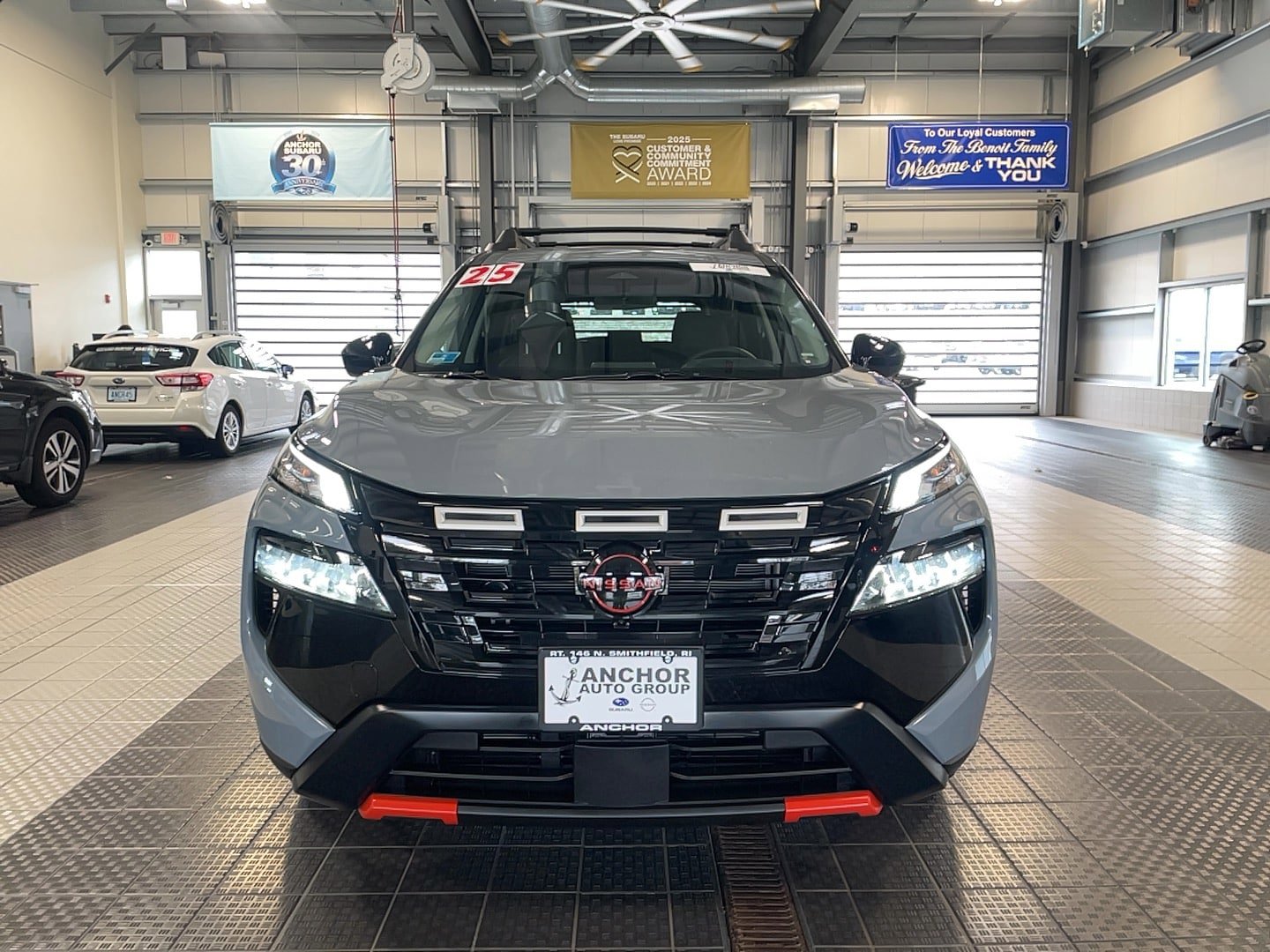 Used 2025 Nissan Rogue SV image 2