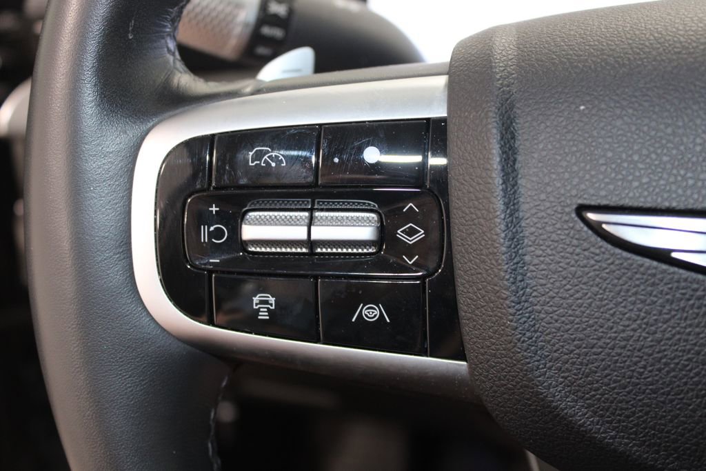 Used 2025 Genesis G80 2.5T image 19