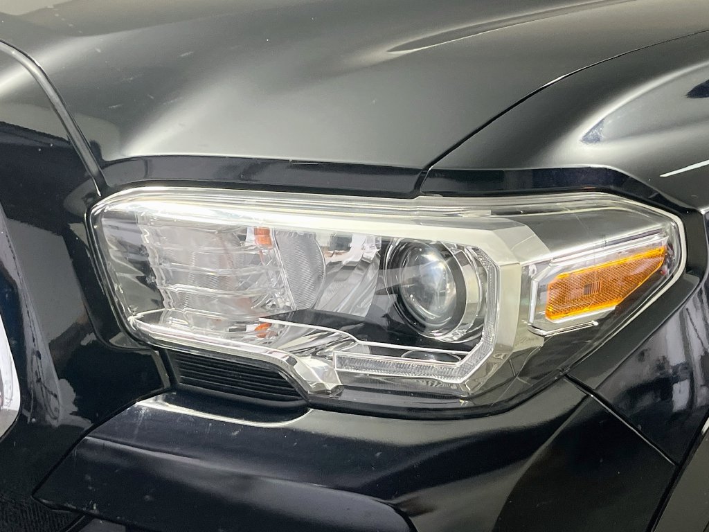 Used 2019 Toyota Tacoma TRD Sport RWD image 9