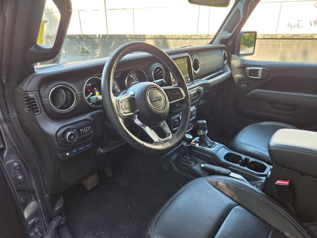 Used 2022 Jeep Wrangler Unlimited Sahara w/ Cold Weather Group AWD/4WD image 16