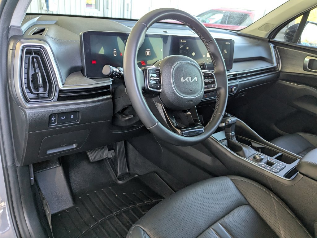 Used 2024 Kia Sorento X-Line EX AWD/4WD image 2