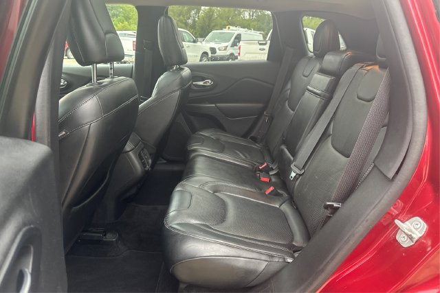 Used 2014 Jeep Cherokee Limited w/ Luxury Group AWD/4WD image 10