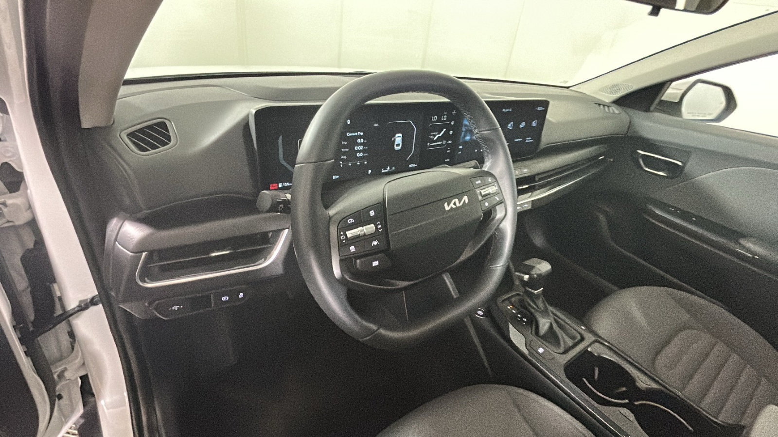 Used 2025 Kia K4 EX FWD image 11