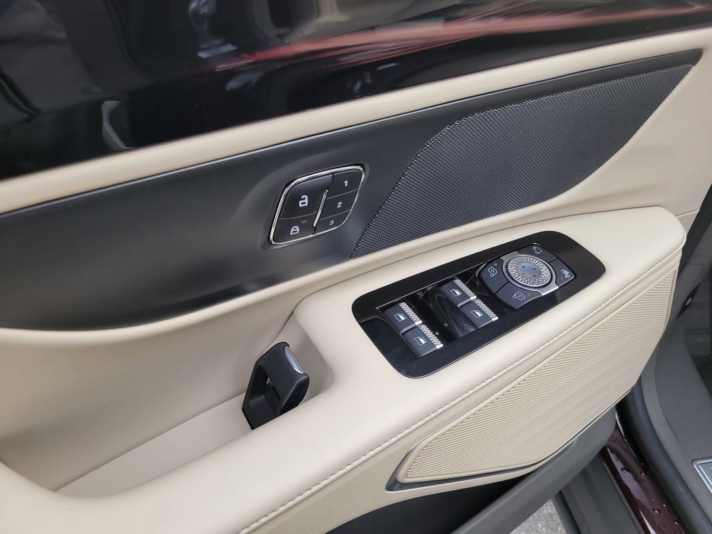 Certified 2025 Lincoln Nautilus Premier image 14