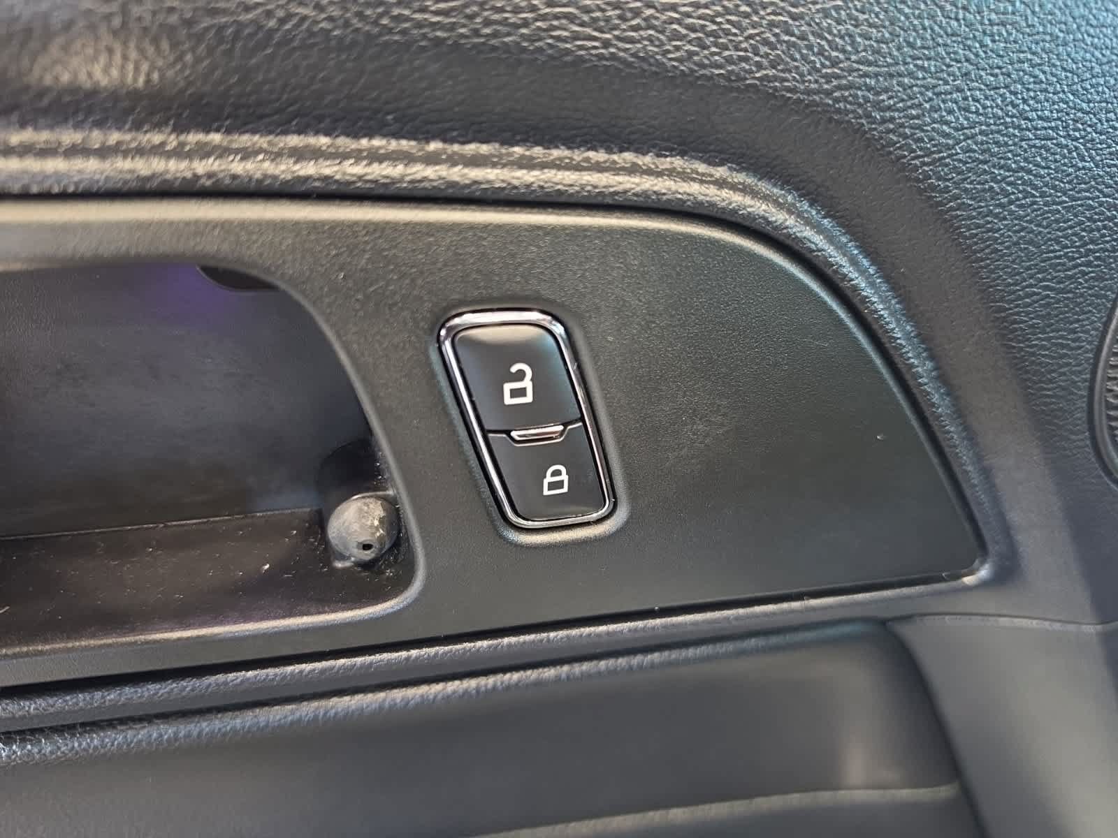 Used 2015 Ford Mustang Premium RWD image 17