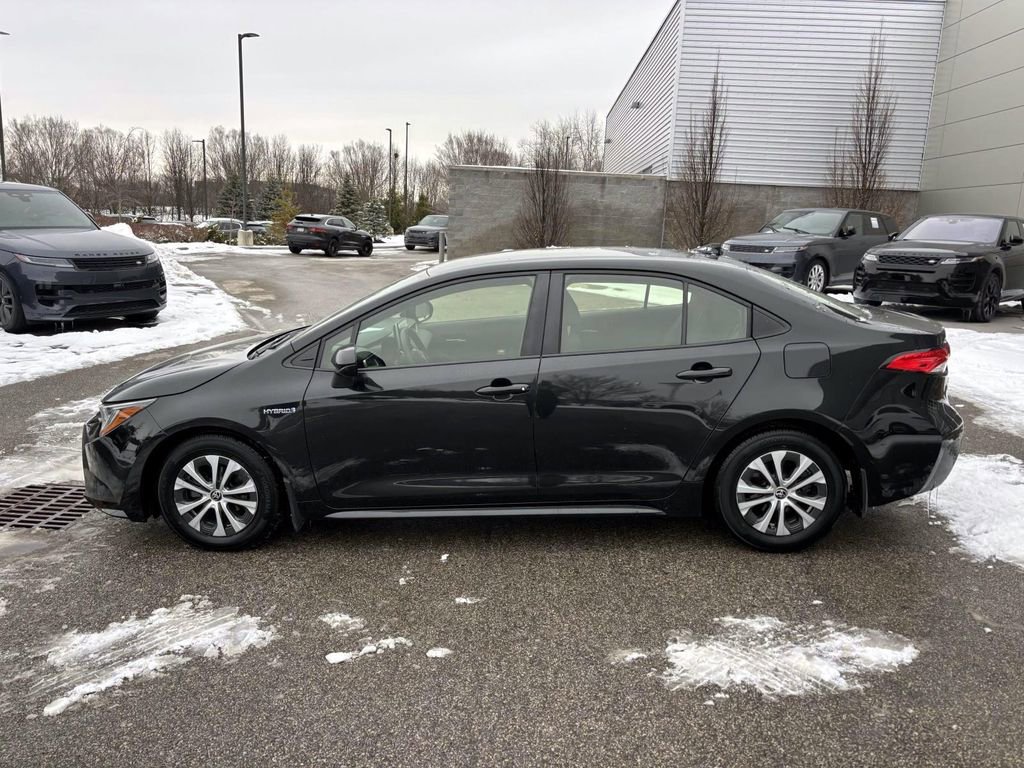Used 2020 Toyota Corolla LE image 4