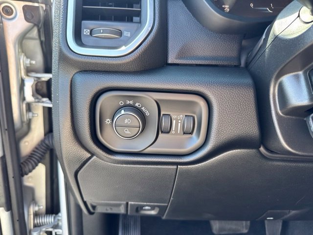 Used 2026 RAM 2500 Laramie AWD/4WD image 13
