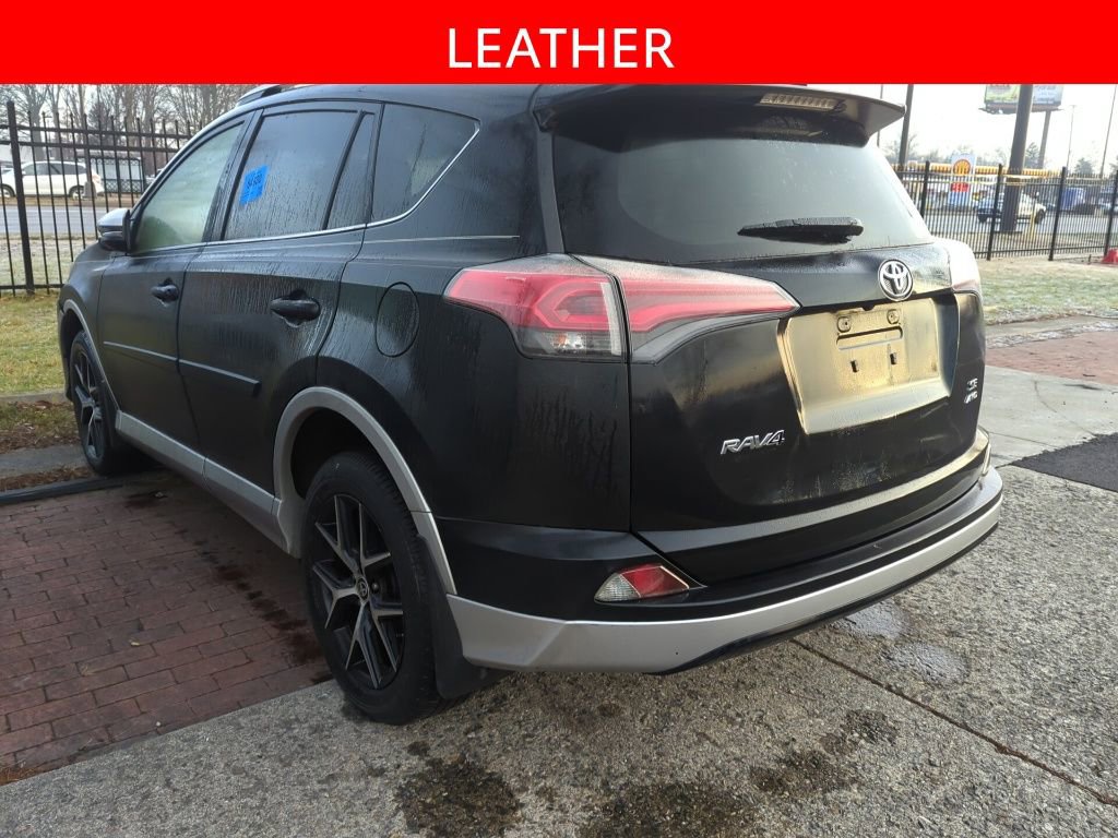 Used 2016 Toyota RAV4 SE image 5