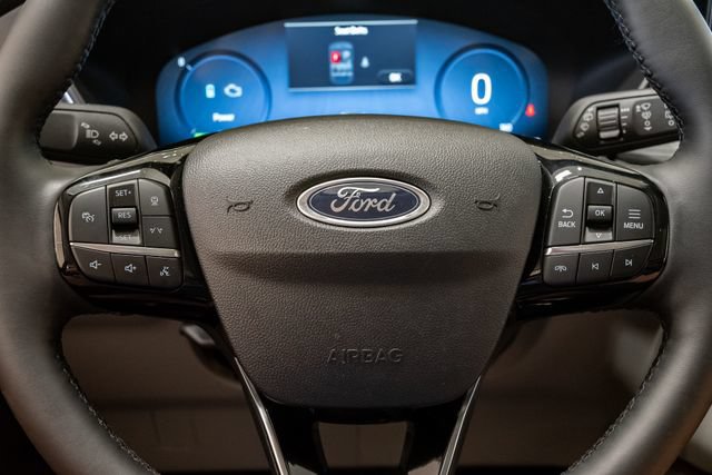 Used 2024 Ford Escape Platinum w/ Premium Technology Package AWD/4WD image 14