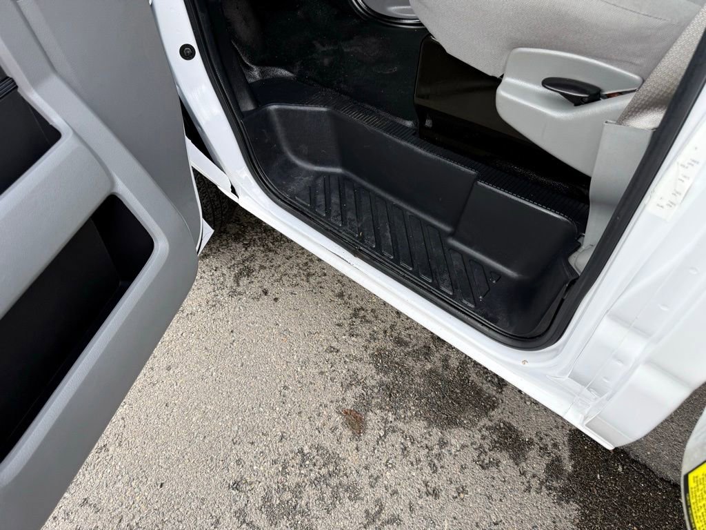 Used 2022 Ford E-450 and Econoline 450 Super Duty w/ Power Windows & Locks Group image 22