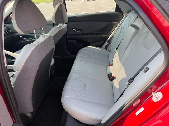 Used 2025 Hyundai Elantra Limited FWD image 24
