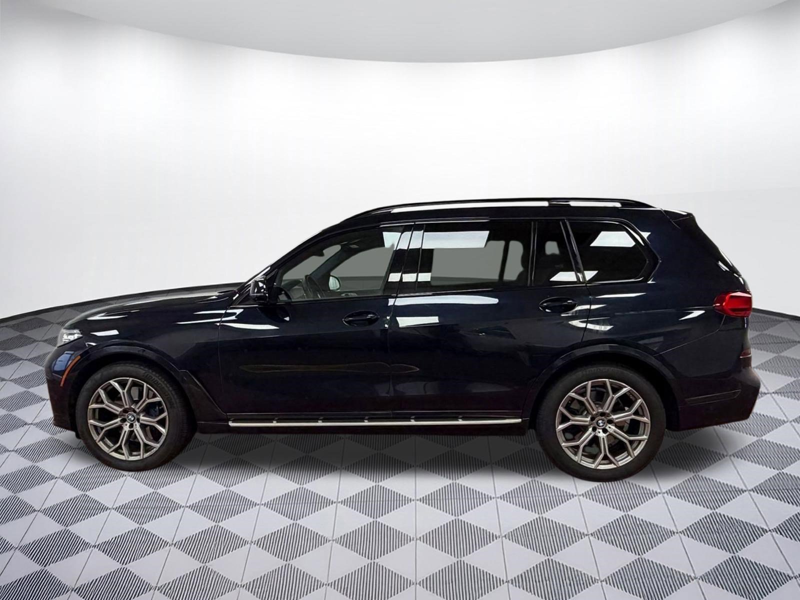 Used 2021 BMW X7 xDrive40i w/ M Sport Package image 2