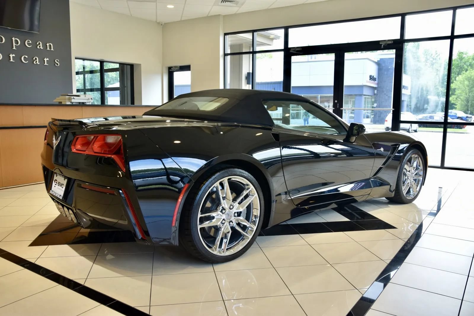 Used 2018 Chevrolet Corvette Stingray Convertible w/ 3LT Preferred Equipment Group RWD image 5