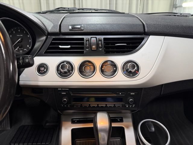 Used 2011 BMW Z4 sDrive30i RWD image 15