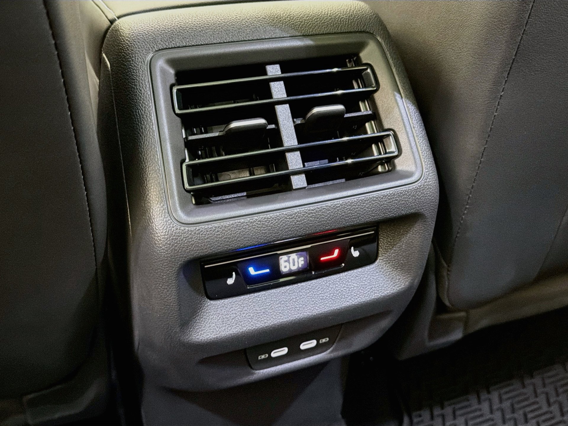 New 2027 Volkswagen Tiguan SEL R-Line AWD/4WD image 24