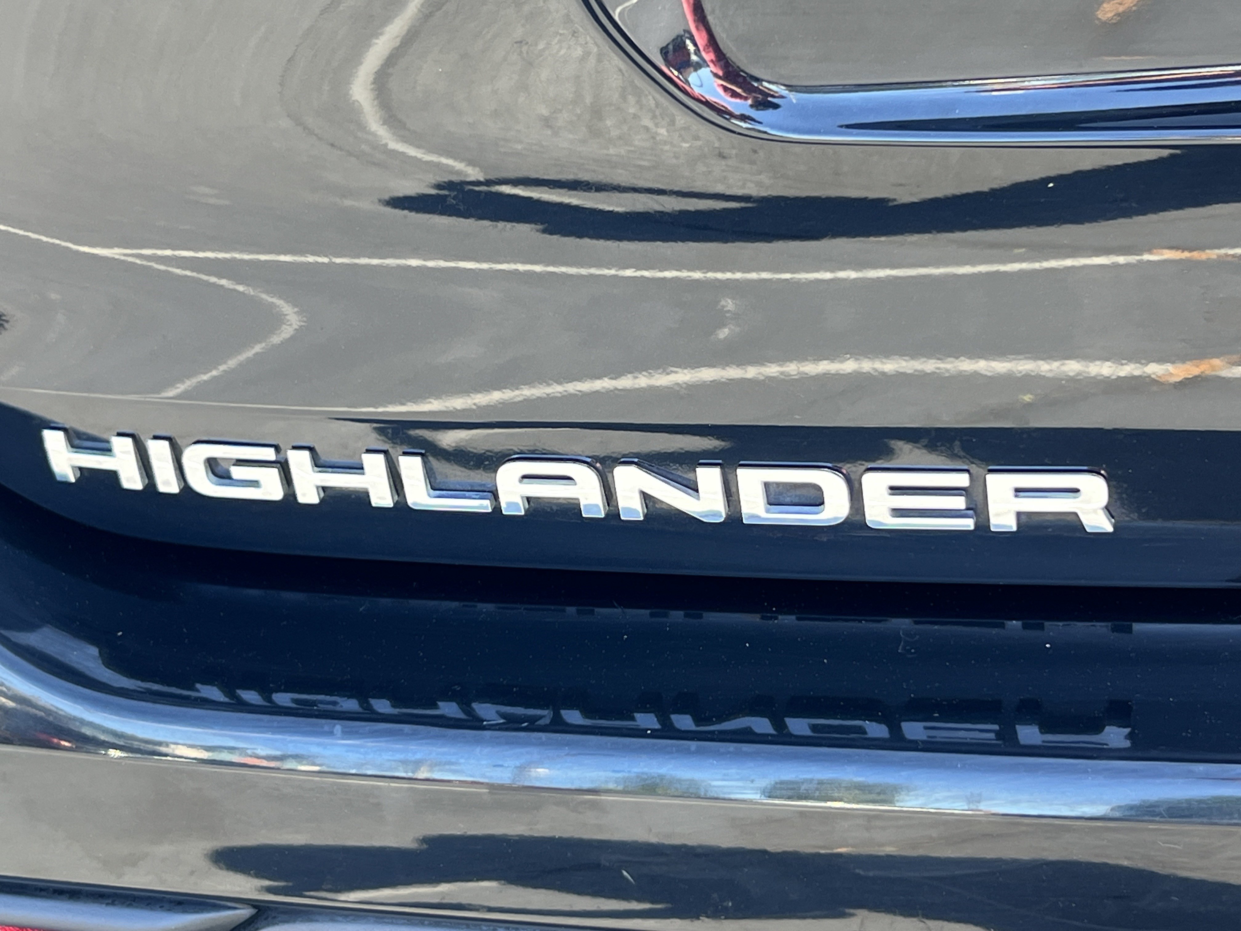 Used 2024 Toyota Highlander XLE image 9