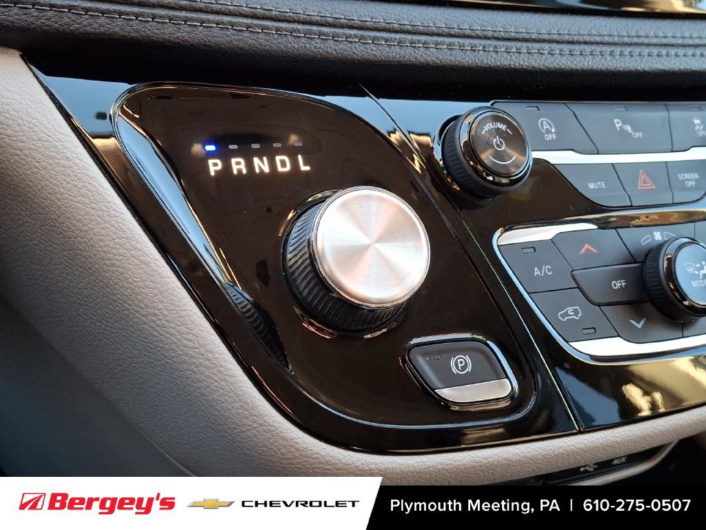 Used 2018 Chrysler Pacifica Limited FWD image 18