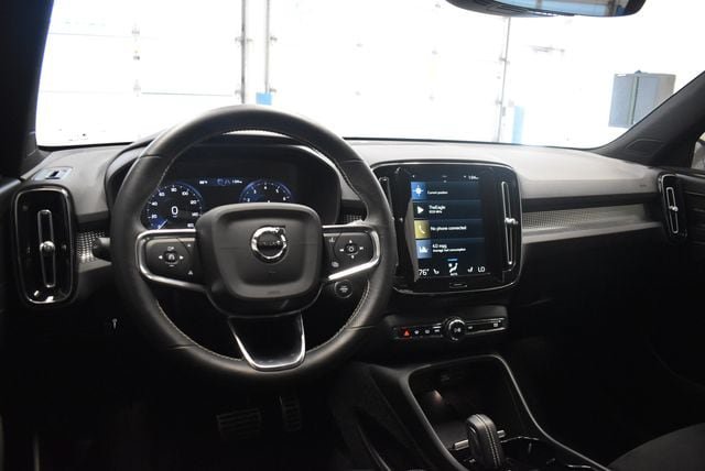 Used 2021 Volvo XC40 T5 R-Design w/ Advanced Package AWD/4WD image 23