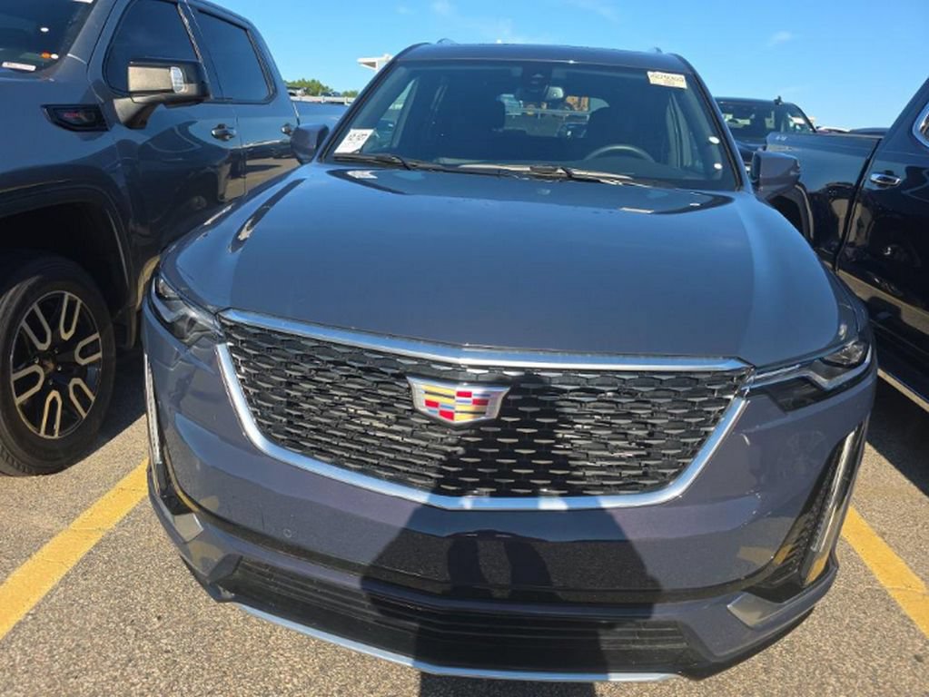 Used 2024 Cadillac XT6 Luxury w/ LPO, Floor Liner Package AWD/4WD image 2