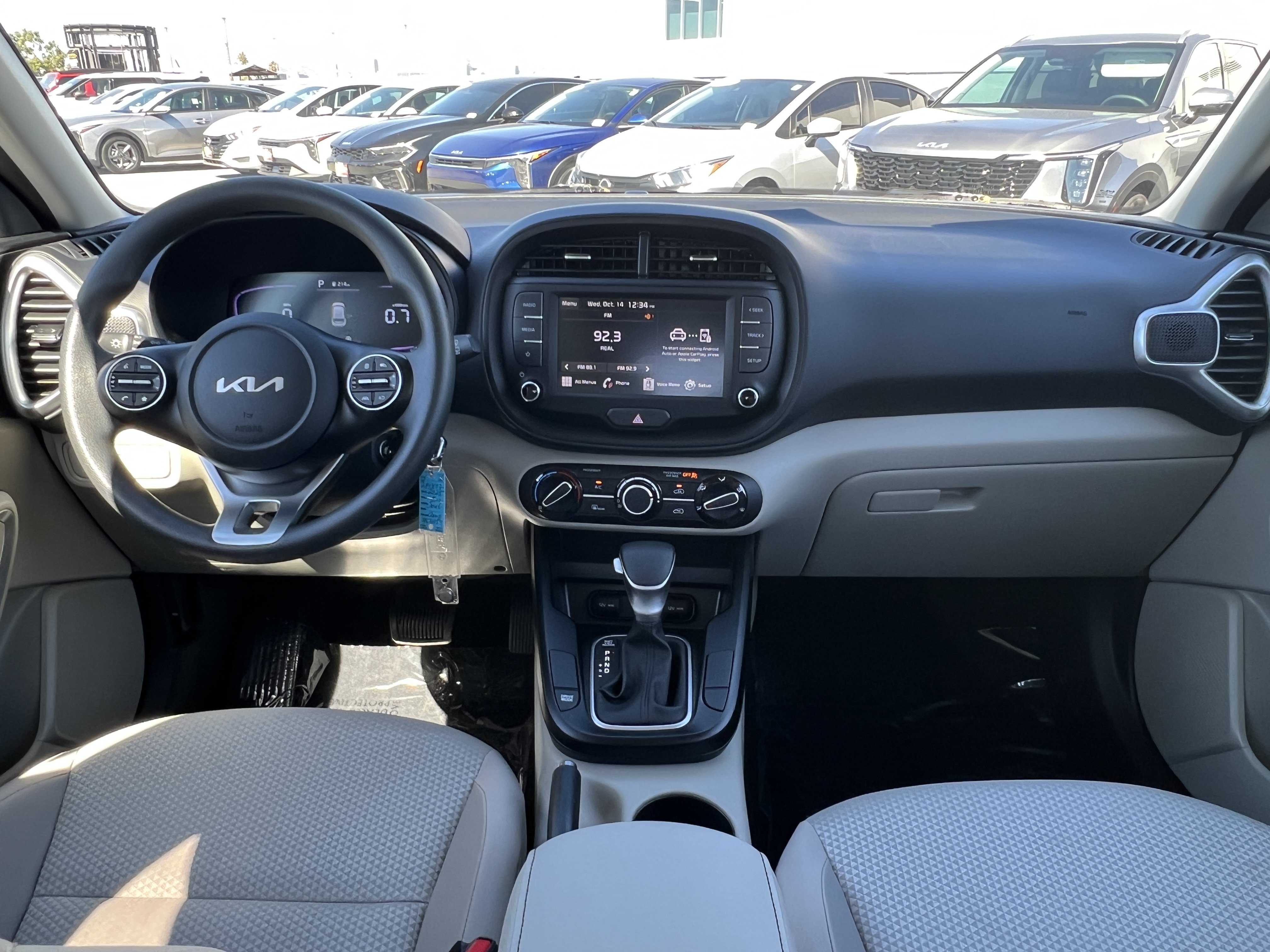 Used 2025 Kia Soul LX w/ LX Technology Package FWD image 20