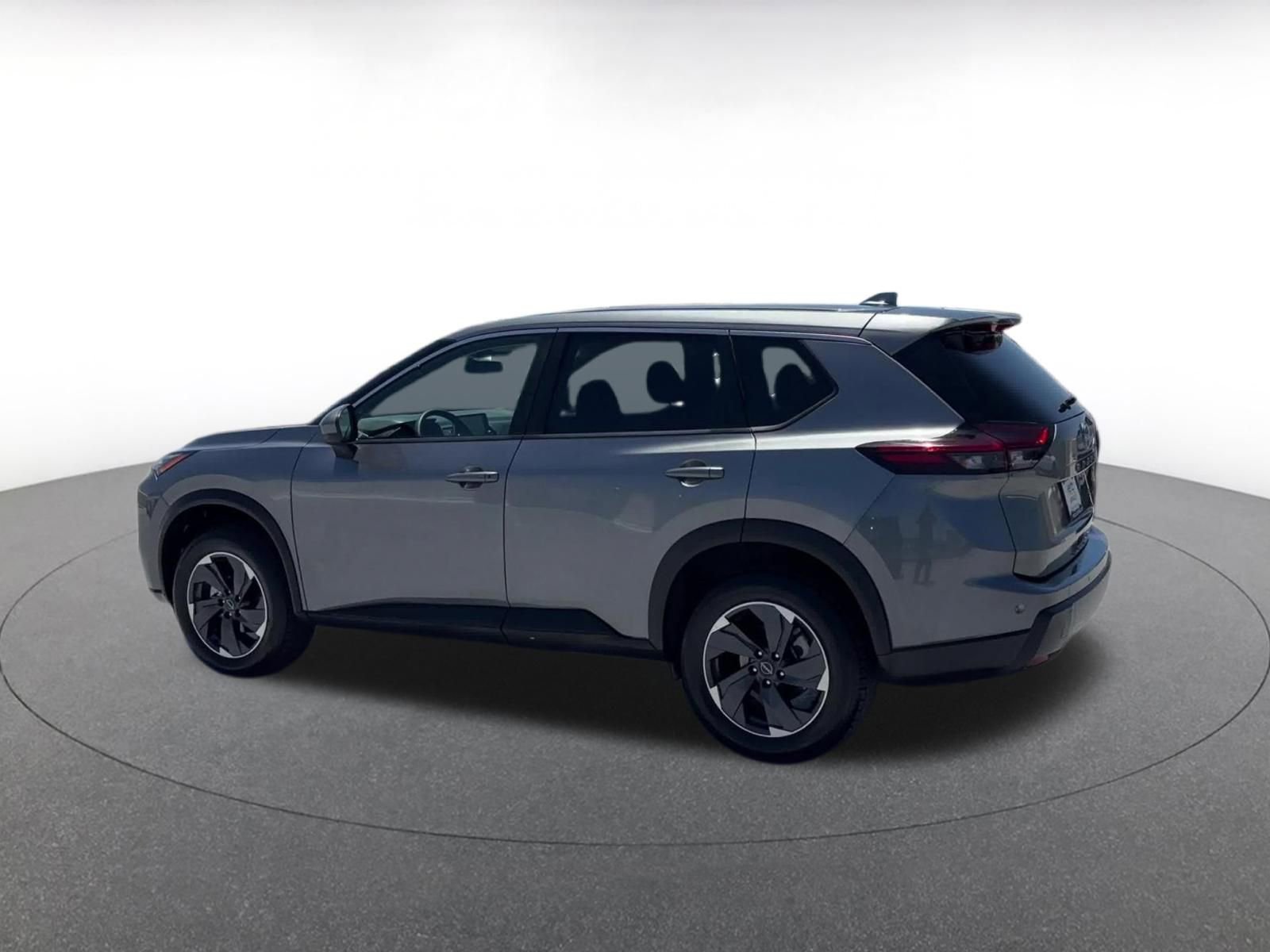 Used 2024 Nissan Rogue SV FWD image 10