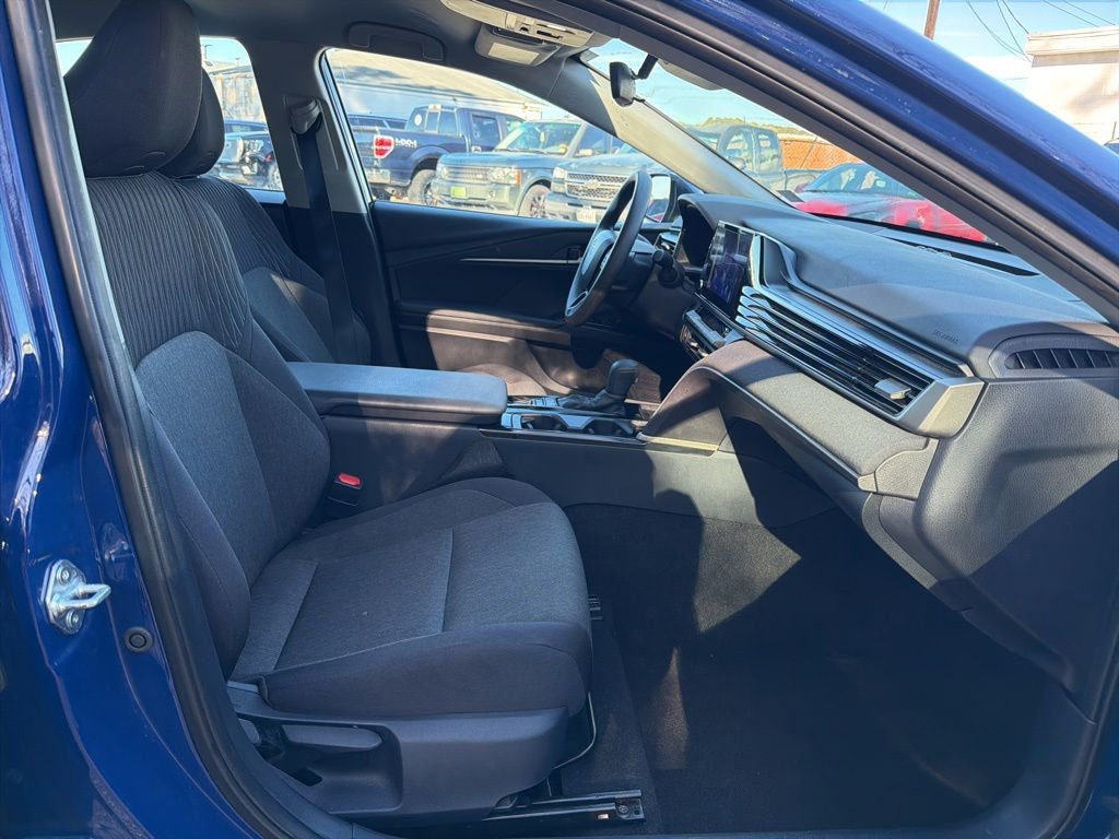 Used 2025 Toyota Camry LE image 32