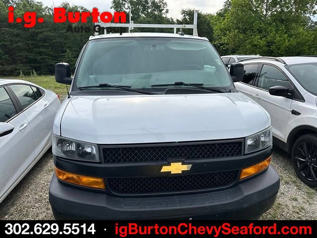 Used 2019 Chevrolet Express 2500 w/ Driver Convenience Package RWD image 2