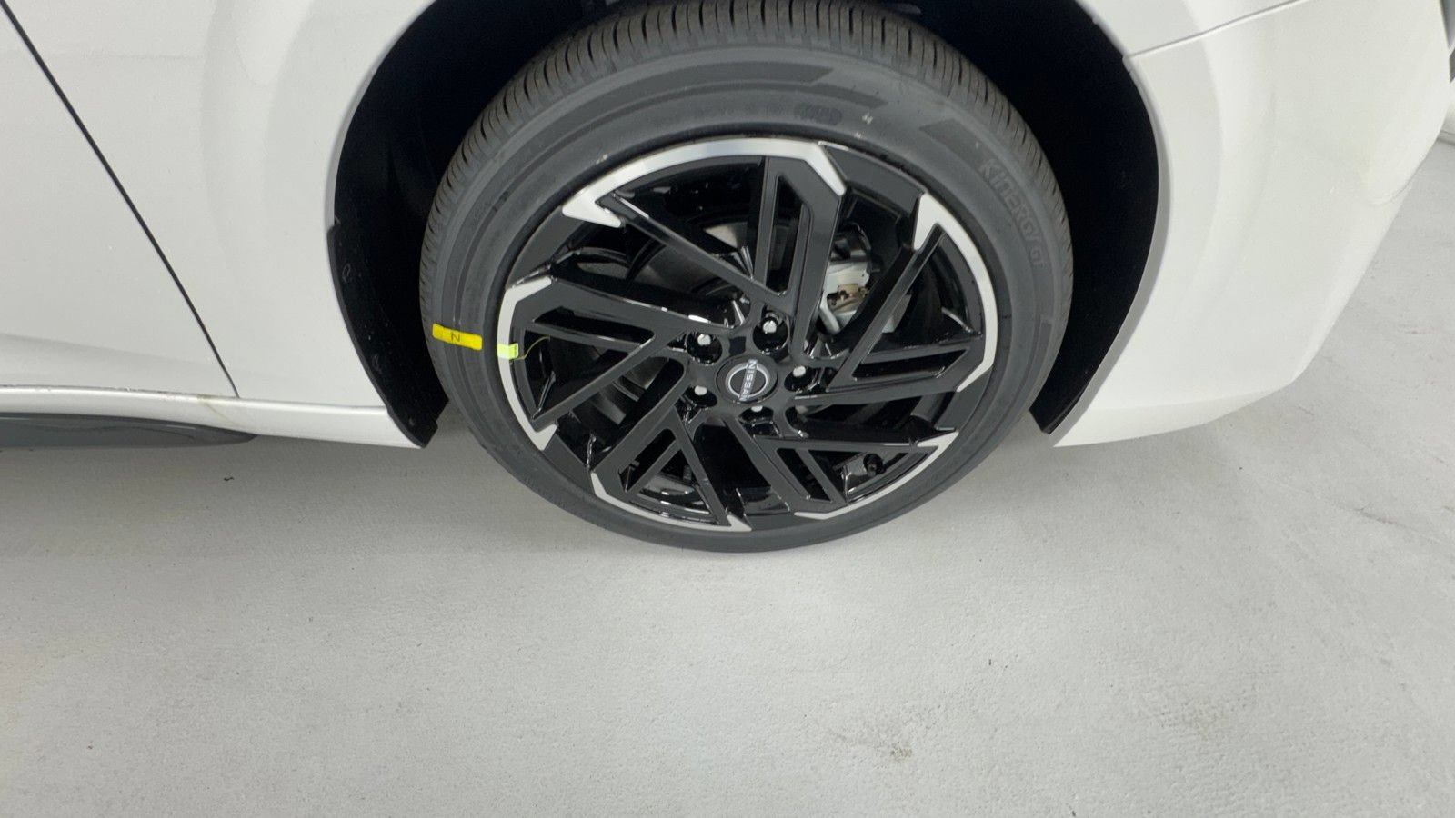 New 2026 Nissan Sentra SR w/ Floor Mat Package FWD image 9