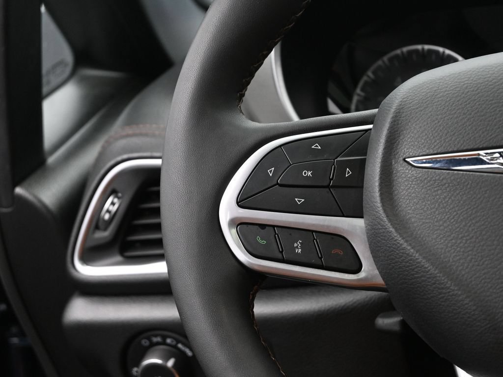 Used 2024 Chrysler Pacifica Pinnacle FWD image 29